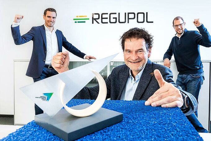 REMISE DU PRIX DE L'ÉCONOMIE ENVIRONNEMENTALE DU LAND DE RHÉNANIE-DU-NORD-WESTPHALIE REMISE DU PRIX DE L'ÉCONOMIE ENVIRONNEMENTALE DU LAND DE RHÉNANIE-DU-NORD-WESTPHALIE